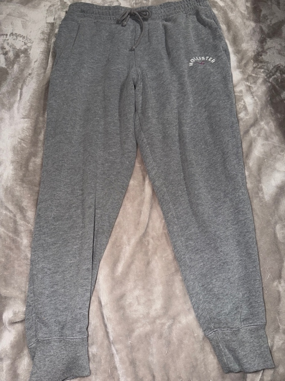 Hollister high rise joggers LIKE NEW